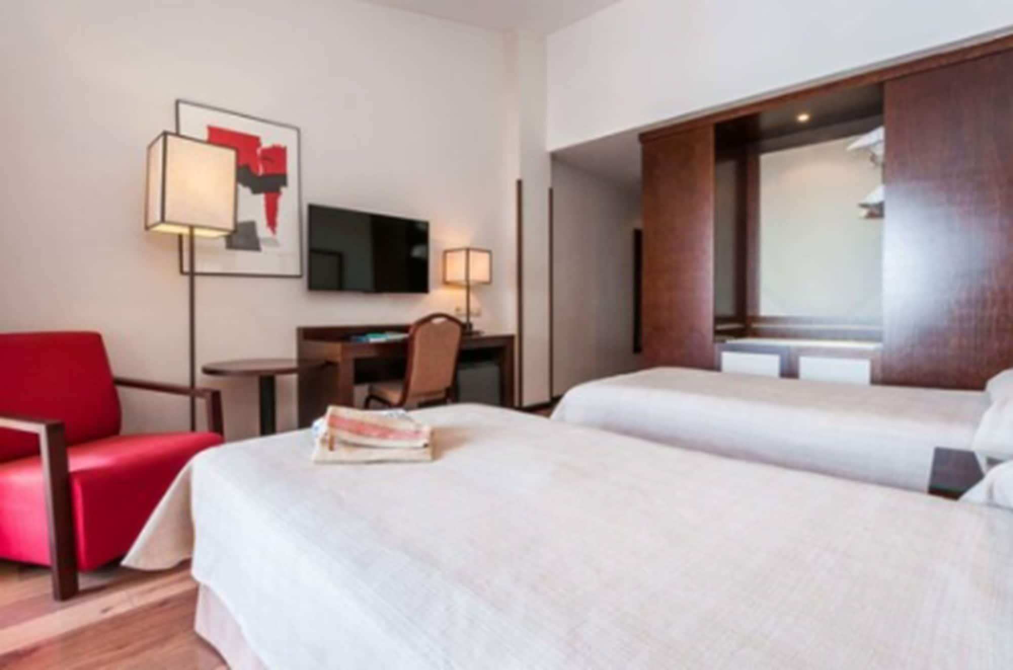 Hotel Isla De La Garena Alcalá de Henares Exteriér fotografie