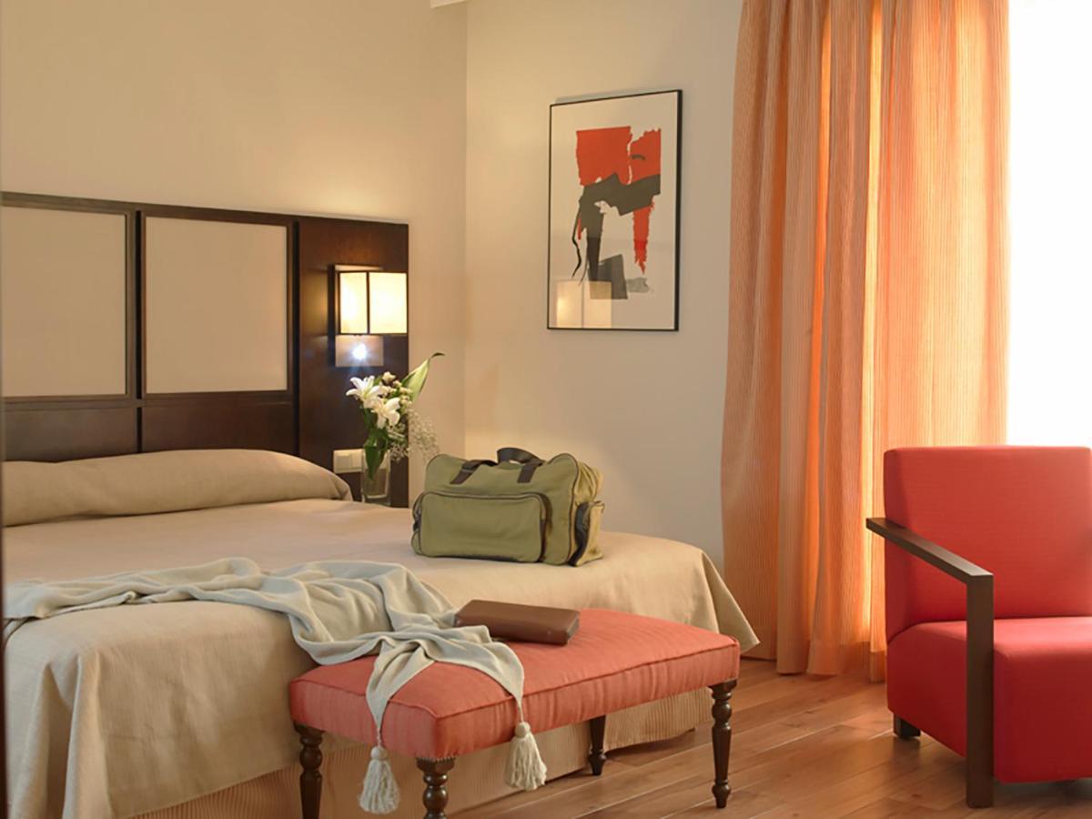 Hotel Isla De La Garena Alcalá de Henares Pokoj fotografie