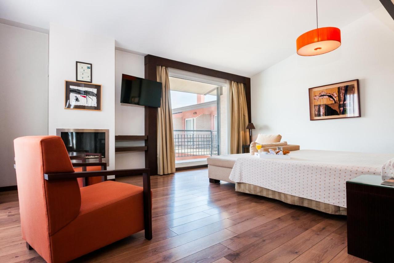 Hotel Isla De La Garena Alcalá de Henares Exteriér fotografie