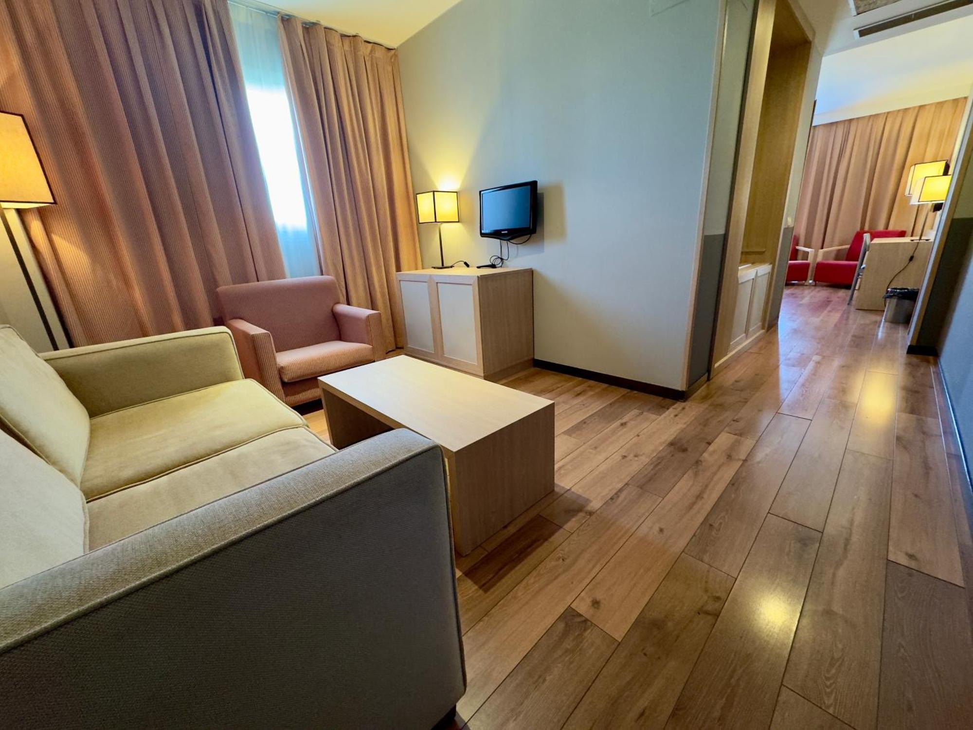 Hotel Isla De La Garena Alcalá de Henares Exteriér fotografie