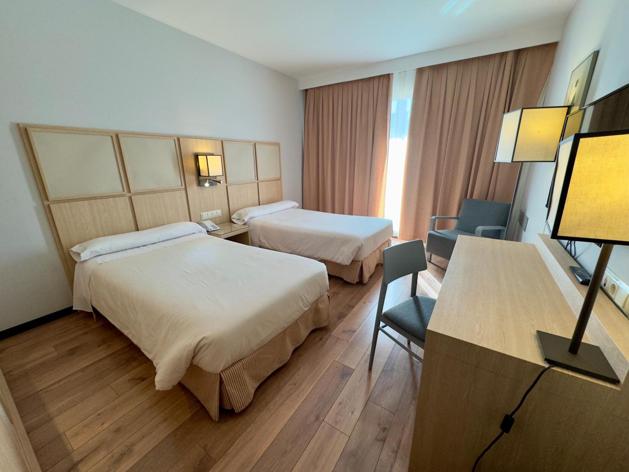 Hotel Isla De La Garena Alcalá de Henares Exteriér fotografie